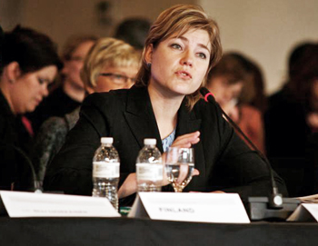 Singapore, Finland Offer Lessons With Their Emphasis on Educators