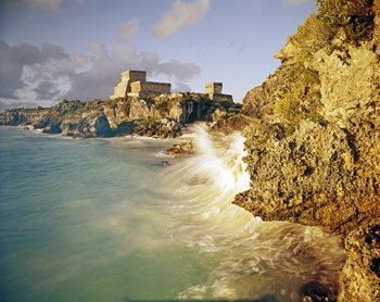 ‘Lens of National Geographic’ Captures Century of Mexico