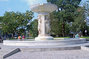 c2.dupont.luxury.story