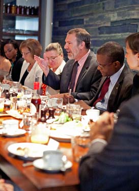 a6.john.shaw.blue.duck1.story