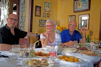 b6.dining.trips.cuba.libre.story