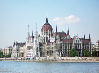 a2.hungary.budapest.parlament.story