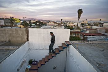 b3.luces.LaFrontera.story