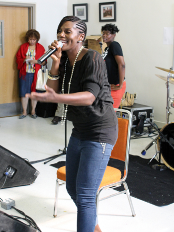 b3.american.music.mahogany.story