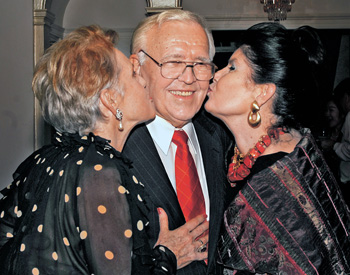 International Photographer Albert Mogzec Dies at 84