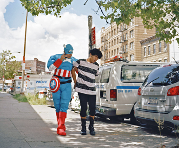 Everyday Pictures Chronicle Extraordinary U.S. Phenomenon