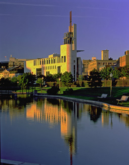 c2.montreal.building.story