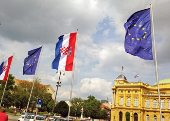 a4.croatia.accession.flags.story