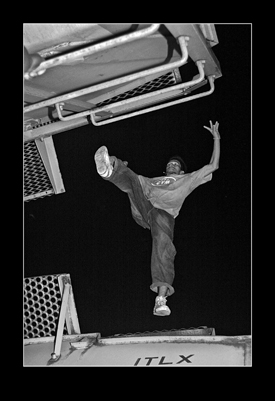 b5.broken.roots.train.story