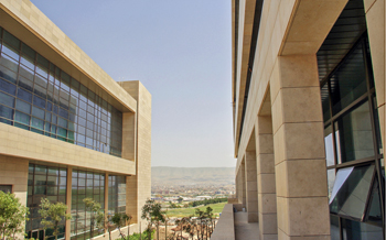 c3.iraq.AUI.campus.story