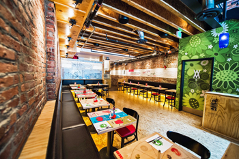 dining.piola.seating.story