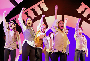 gift.children.adventure.theatre.story