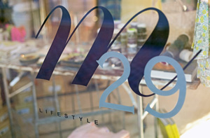 gift.home.dog.bowl.m29.story