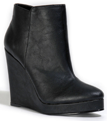 Stores Galore Offer Bounty of Gift Options