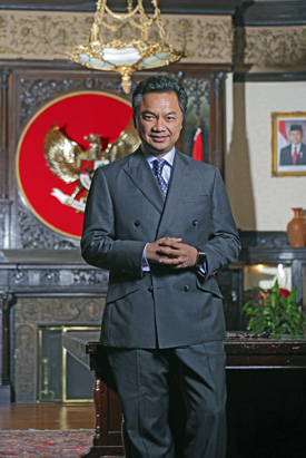 Indonesian Envoy Steps Down In Long-Shot Bid for President