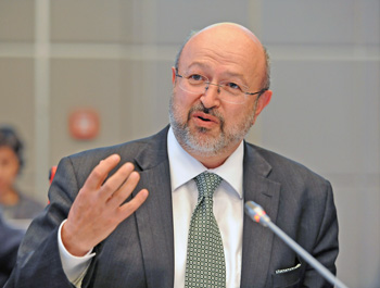 OSCE Secretary-General Seeks Middle Ground in Ukraine Crisis