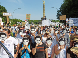 A4.snowden.NSAleaks.story.berlinprotest.story