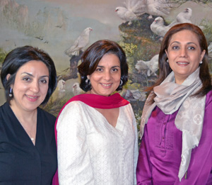 B2.spouses.pakistan.jilani.groupshot.story