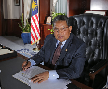 Malaysia Picks Up Pieces After Back-to-Back Plane Tragedies