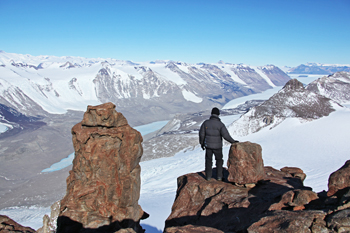 film.reviews.antarctica.ice.story
