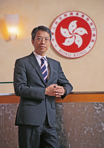 Hong Kong Anxiously Counts Down to 2017