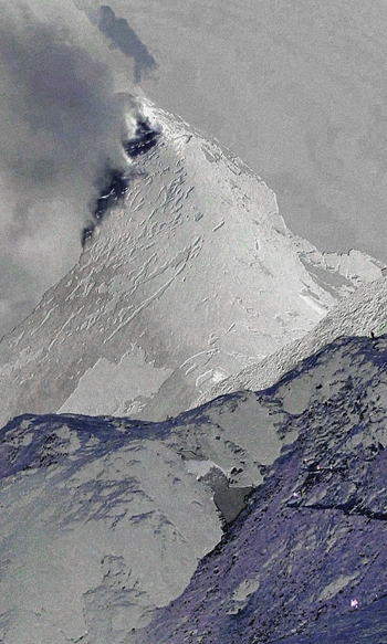 Young Germans Examine Life, Death and Traces in Between