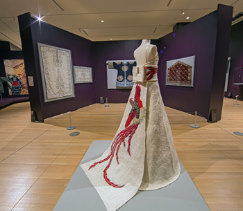b1.textile.museum.dress.story