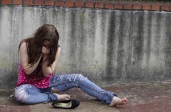 b4.womens.tongue.compass.rose.story