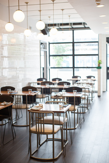 dining.sallys.middle.name.seating.story