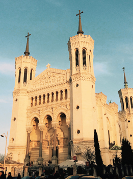 d2.travel.lyon.basilica.story