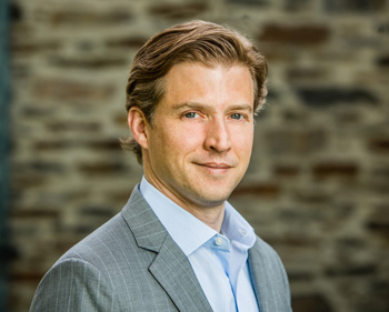 Hillary’s Tech Guru Ponders ‘Industries of the Future’