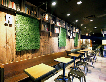 dining.dcity.smokehouse.seating.story