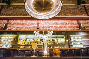 dining.quarter.glory.banquette.drinks.story