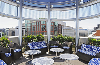 c1.hotels.beacon.skybar.story