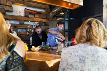 dining.ivy.room.story