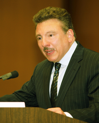 Chamber of Commerce Head Brings U.S., Arab World Together