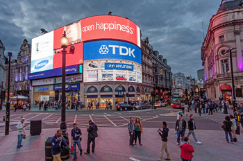 a4.london.picadilly.circus.story