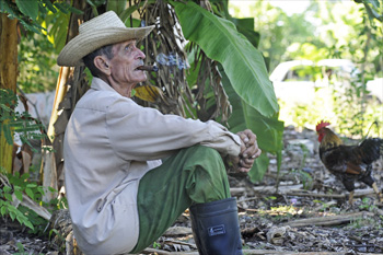 a6.cuba.senior.smoking.story
