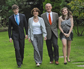 b2.spouses.eu.family.story