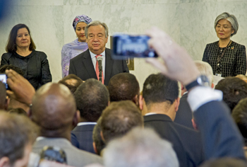 a4.guterras.staff.wreath.story