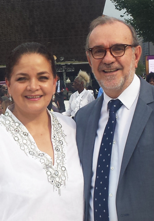 Mexican Wife and Husband Emphasize Partnership over Partisanship