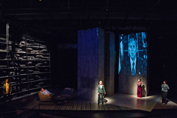 b3.intelligence.stage.story