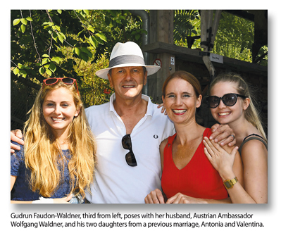 b2.spouses.austria.family.story