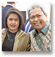 b2.spouses.indonesia.bowoleksono.couple.story