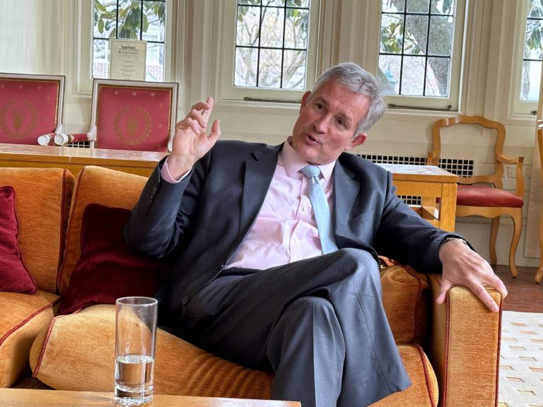 Bili: France committed to Ukraine victory, 2-state solution in Mideast